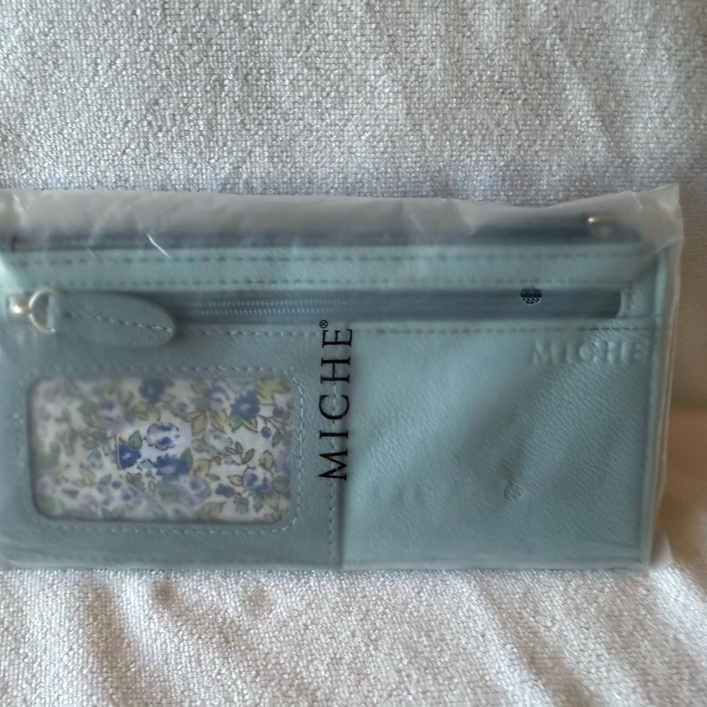 Miche Light Blue Wallet with Floral Accent inside, NEW, Brecken (Rare)